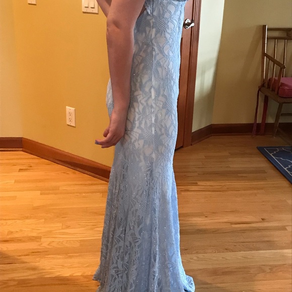 Morgan & Co Keyhole Back Mermaid Dress - Picture 4 of 5